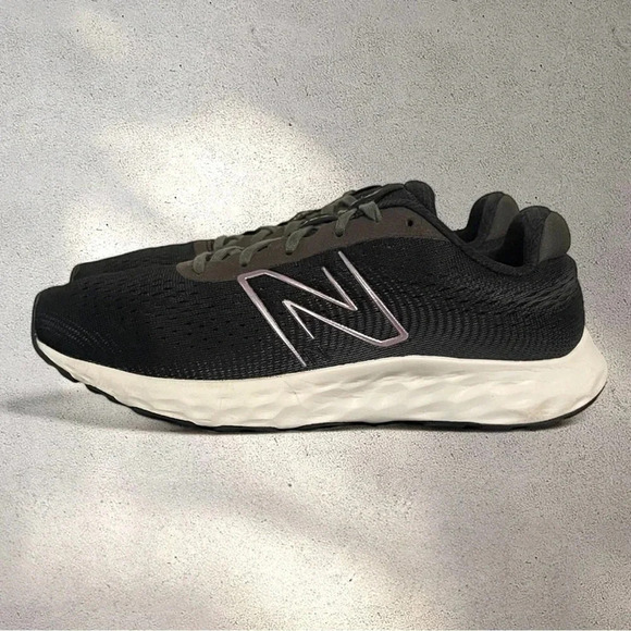 New Balance Shoes - New Balance 520v8 W520LB8 Women’s 9.5 / Men’s 8 Black White Running Shoes